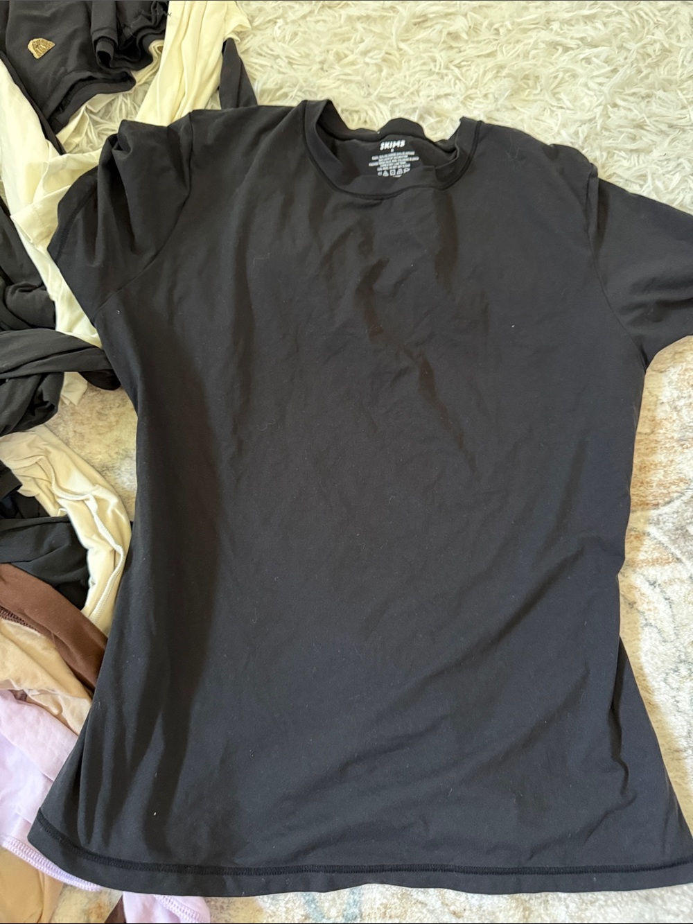 SKIMS Fit Everybody Crew Neck 45$ Each
Small and medium size - Picture 5 of 5